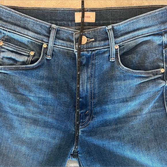 MOTHER The Weekender Fray Jeans From Anthropologie | Size 27 Womens NWT - Picture 12 of 16